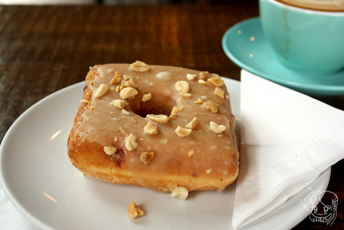 49th Parallel & Lucky's Donuts