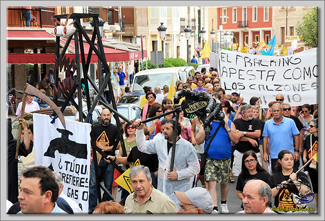 Manifestación en Villarcayo (Burgos) FRACKING NO (4)