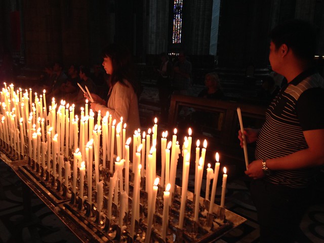 Duomo, MIlan, Marvin lighting candles