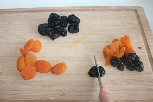 39 - Trockenobst zerkleinern / Mince dried fruits