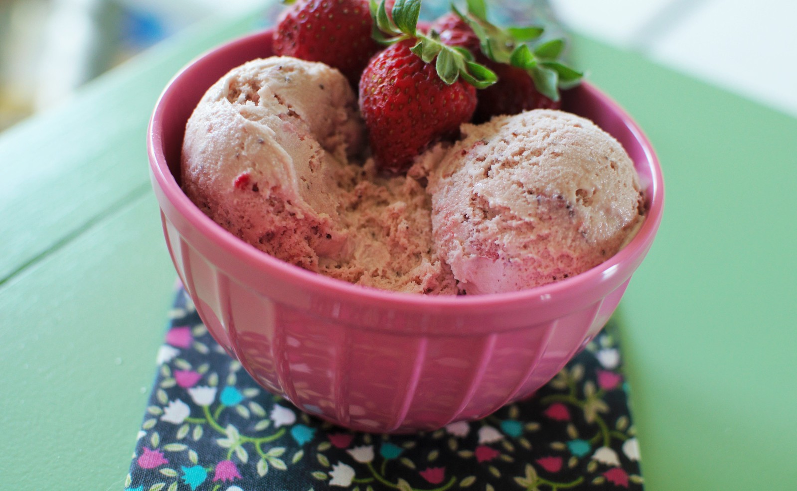 Roasted Strawberry Ice Cream 1