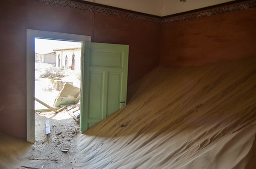 Kolmanskop ghost mining town - Sand invading the old houses