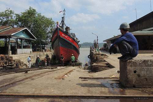 yard burma myanmar bateau personnes shipbuilding myeik chantiernaval tanintharyi kyaukpya