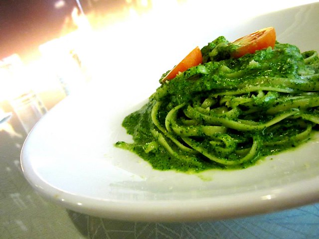 Creamy spinach pasta