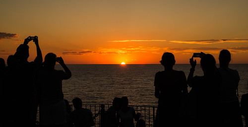 ocean sunset beauty nikon mediterranean crowd mallorca smartphones nikond600