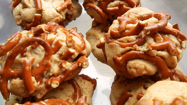 Peanut Butter Pretzel Cookies 16