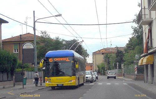 filobus Neoplan n°07 in via Fratelli Rosselli - linea 6