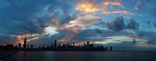 sunset chicago skyline