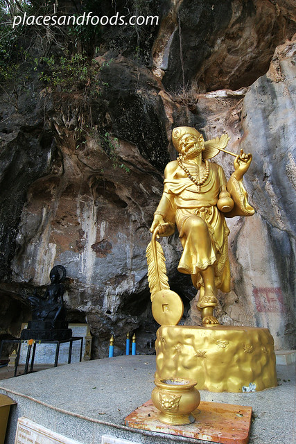 tiger cave temple entrance