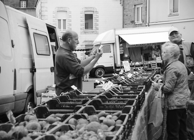 Briouze - Monday market