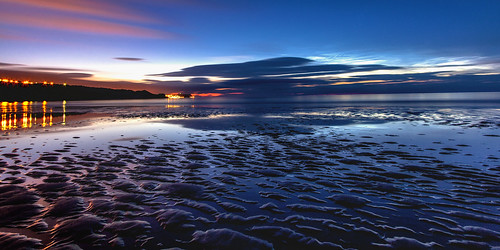 uk sunset reflection beach night clouds canon eos 22 bay coast sand long exposure angle 10 north wide east scarborough mm efs cayton noctilucent 40d pwpartlycloudy