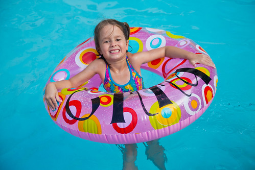 Personalized Inner Tube in the Pool #TrendTea #Shop
