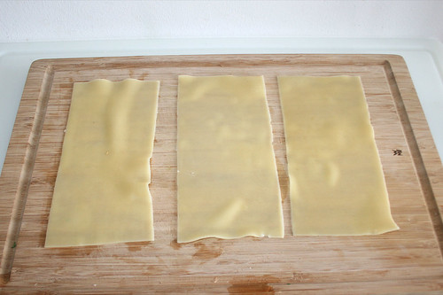 44 - Lasagneblätter ausbreiten / Spread out lasagna sheets