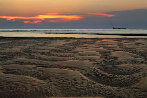 sunset beach canon sand wave 夕陽 日落 6d 八里 淡水河 沙灘 黃昏 晨昏 沙紋