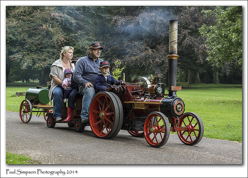 trees tree woodland transport engine hobby event scunthorpe happyfamily steamfair tractionengine youngfamily steamtraction northlincolnshire photosof imageof normanbypark photoof imagesof boydriving sonya77 paulsimpsonphotography peoplelookinghappy