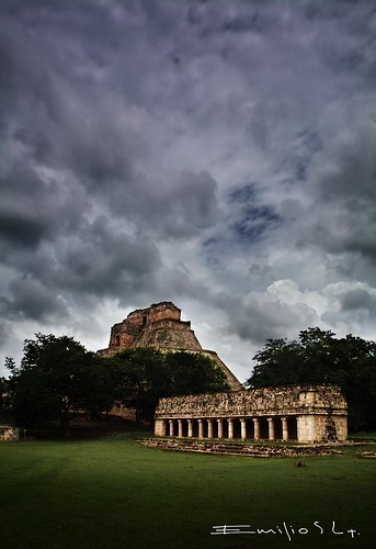 méxico maya yucatán cielo uxmal pirámide arqueología