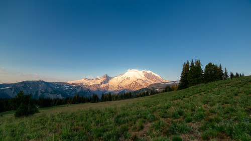 mountain nature sunrise canon landscape outdoors scenery scenic wideangle mtrainier canoneos5dmarkiii samyang14mmf28ifedmcaspherical johnwestrock