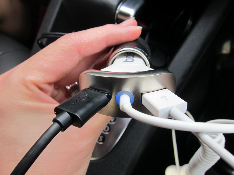Bolse 25W (5A) 3-Port USB Car Charger - Blue LED Light