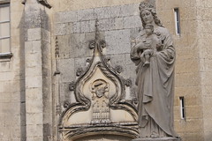 Vierge à l'Enfant et porte XVIe aux armes de Monseigneur Louis de Bourbon-Vendôme