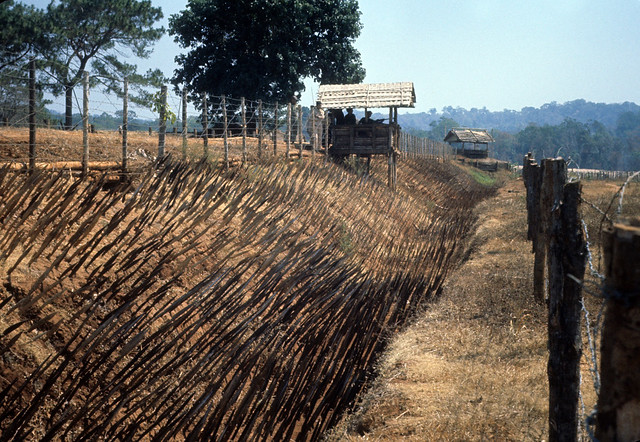 Phước Long 1963 - Hàng rào phòng thủ ấp chiến lược