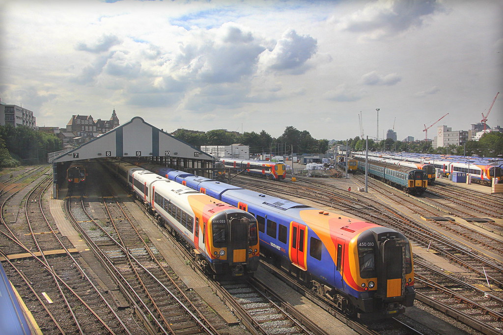 Waiting for Rush Hour: South West Trains 444033 + 450010 - Clapham Junction