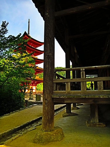 Toyokuni Shrine (Senjokaku) / Goju-no-to