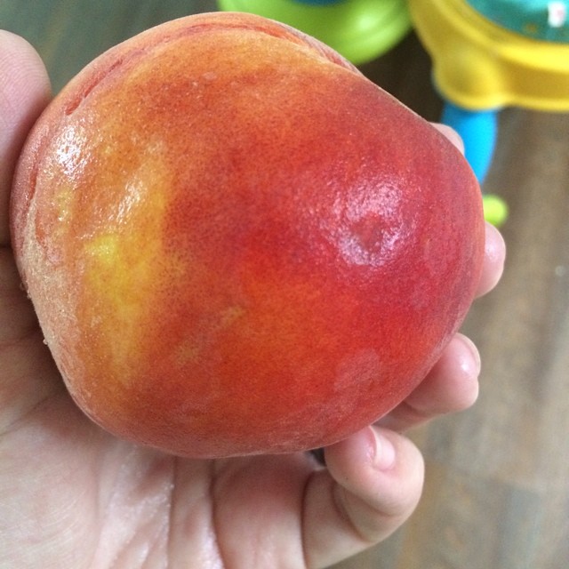 Day 18, #whole30 - snack (peach)