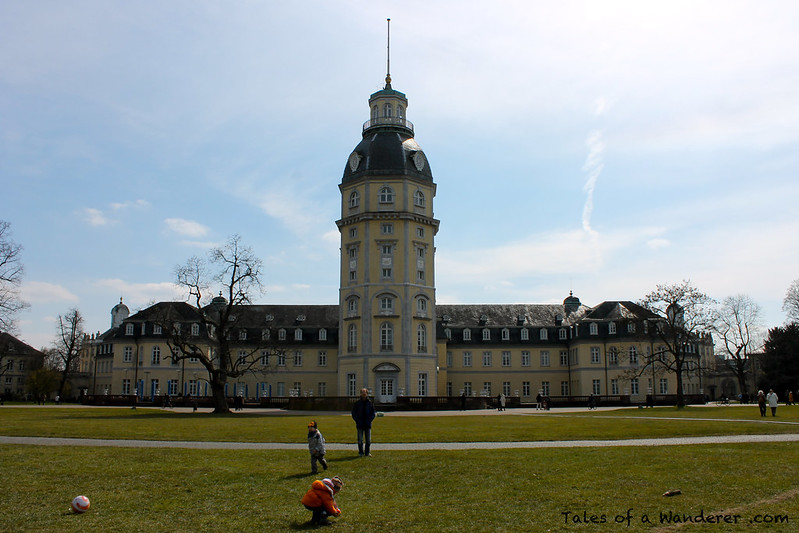 KARLSRUHE - Karlsruher Schloss