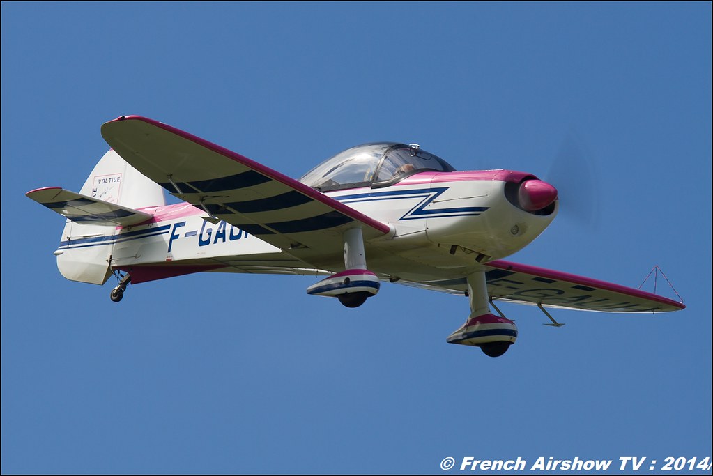 CAP-10 Georges Muzergues ,F-GAUH meribel airshow 2014