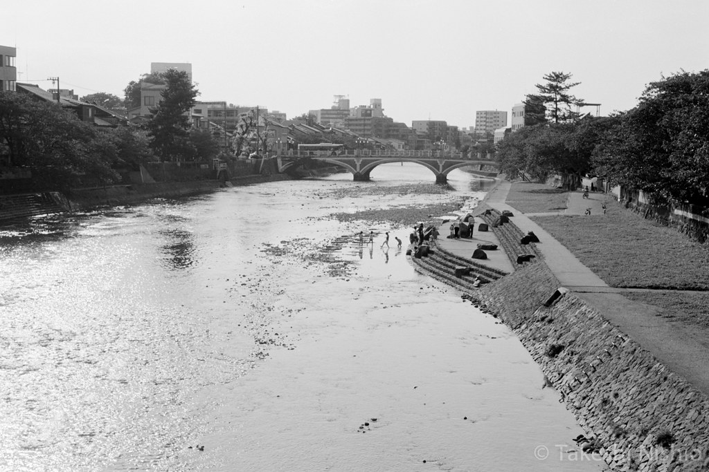 川遊び / Playing in the river
