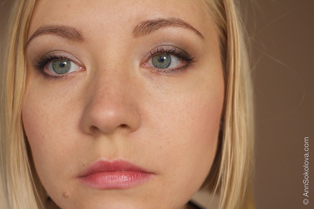 24 Avon True Colour Eyeshadow   Aquamarine Mystery makeup