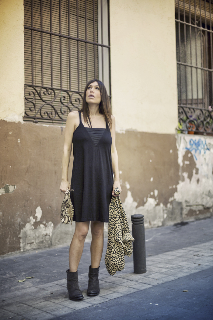 street style barbara crespo cami black dress hakei fashion blogger outfit blog de moda