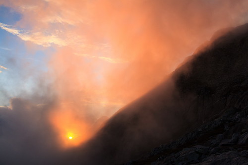 sunset sun mountain alps weather clouds trekking tramonto nuvole dusk alpinismo sole alpi montagna meteo pizzo darengo escursionismo bivacco livo gravedona ledù mountainering ledu muncech altolario dangri peglio petazzi pizzoledù