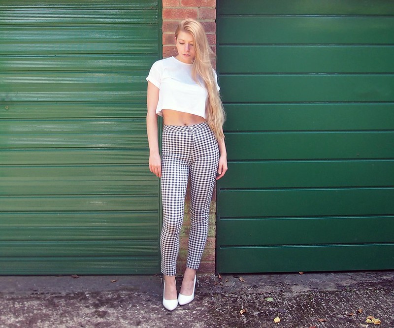 New Look, Teens, 915, Gingham, Check, Black and White, High Waisted, Disco Jeans, Capri Pants, How to Wear, Styling Ideas, Outfit Inspiration, UK Fashion Blogger, London Style Blogger, SS14, Crop Top, Cropped T-Shirt, Boyfriend, Primark, Topshop Joni, Dupe, White Court Shoes, Boohoo