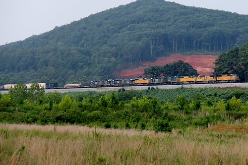 csx freight wa railroad union pacific emd ge locomotive q582 emerson