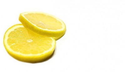 15 důvodů, proč byste měli pít vodu s citrónem