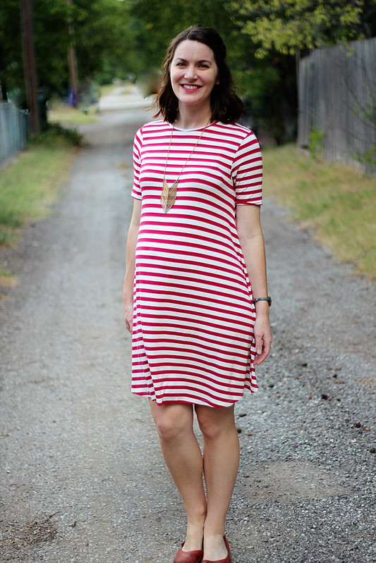 red-and-white-stripe-maternity-dress-3