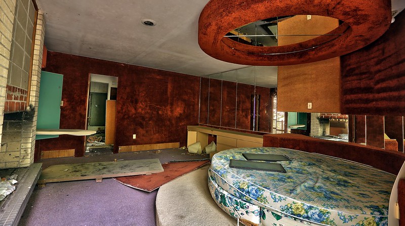 Abandoned Resort in The Pocono's (64)