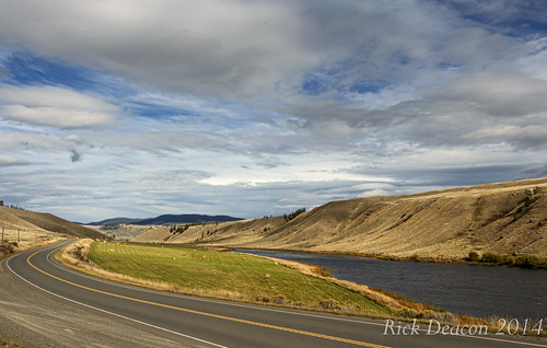road summer panorama cloud lake canada clouds britishcolumbia farm hill wideangle bluesky farmland lakeside hills drought kamloops rollinghills brownfield interiorbc highway5a route5a richielake drynorain thompsonnicolal