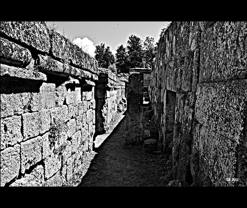 travel blackandwhite bw italy history nikon italia bn necropolis umbria etruscan orvieto storico etruschi necropoli 2011 d3100