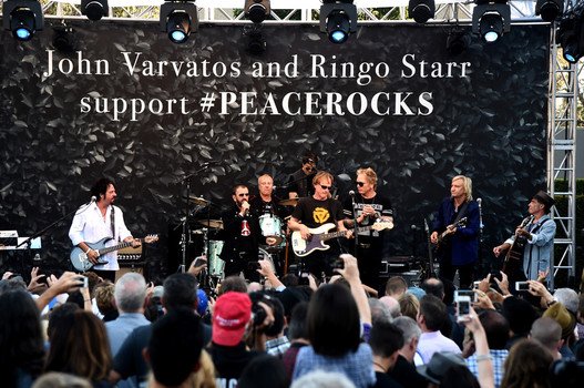 Ринго Старр отметил Международный день мира выступлением в Лос-Анджелесе