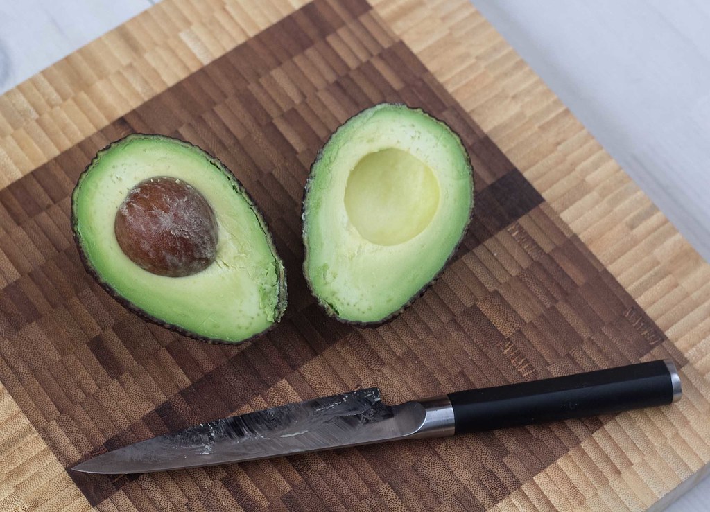 Guide How To: Cut and Dice an Avocado
