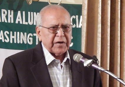 Professor Narang addressing the audience