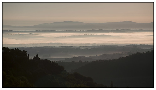 italy mist sunrise tuscany montepulciano 2014