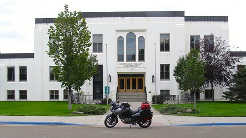 county montana courthouse suzuki dl650 vstrom motorcycletouring countycourthouse rooseveltcounty wolfpointmontana
