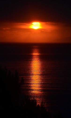 sunset red sea sky orange sun yellow dark landscape evening horizon poetic