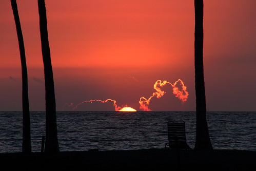 ocean sunset red beach clouds hawaii warm palmtrees pacificocean tropical hi waikoloa anaehoomalubay