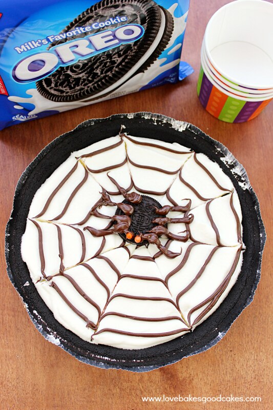 Oreo Spider Pie and a package of OREO cookies.