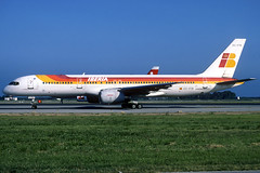 Iberia B757-256 EC-FTR BCN 06/08/2002