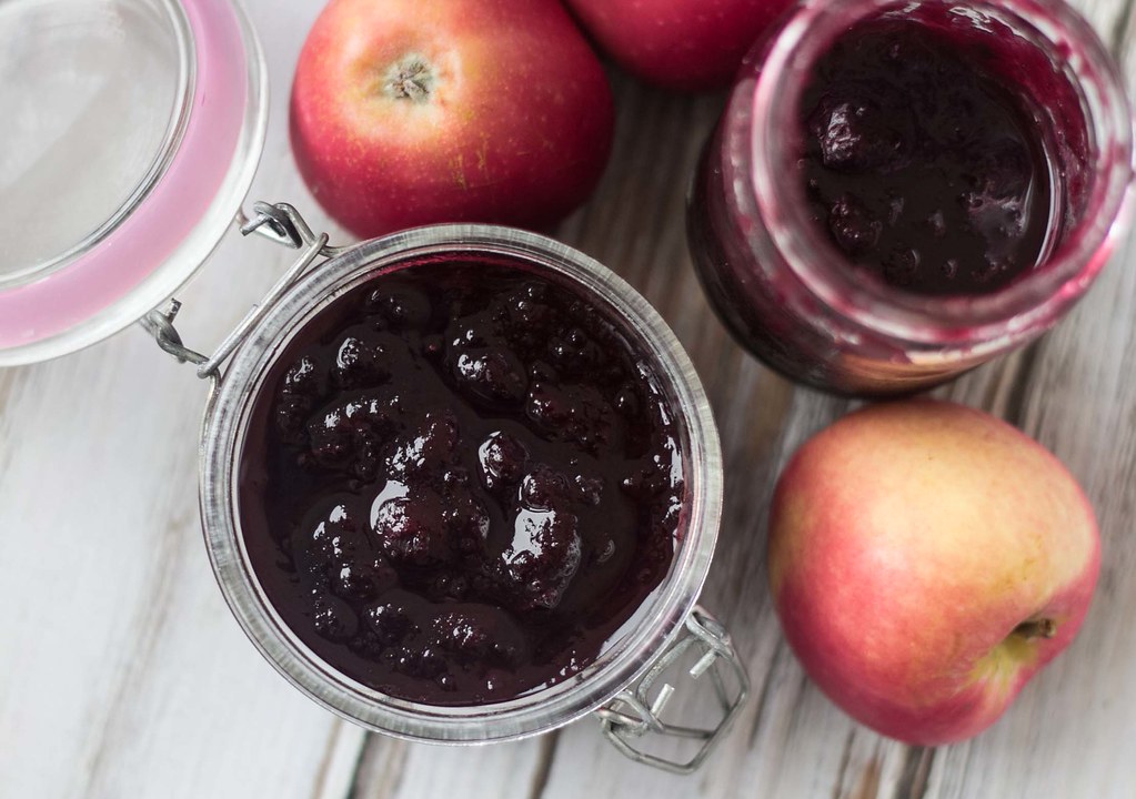 Recipe for Homemade Blueberry and Apple Jam
